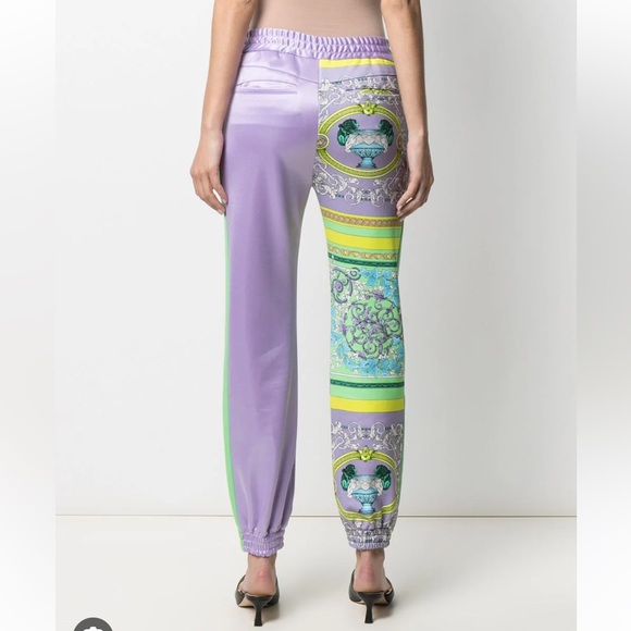 Versace Barocco mosaic print joggers NWT - Picture 2 of 9